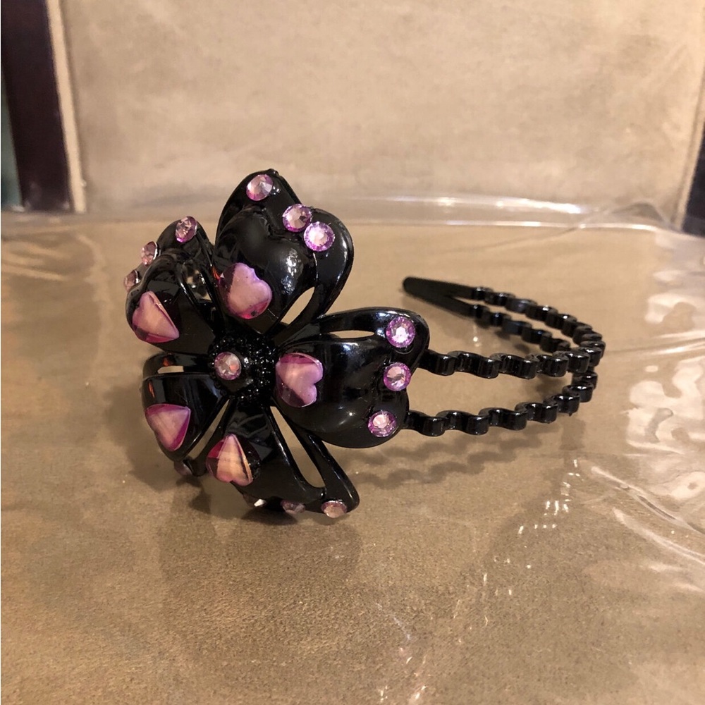 Adorable Heart Plastic Headband - Picture 1 of 4